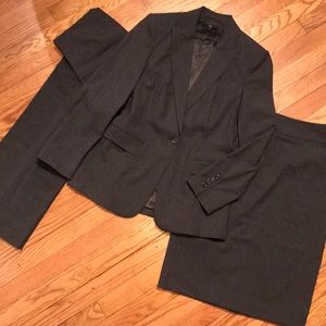 Hugo Boss 3-piece suit, charcoal virgin wool, sz 6
